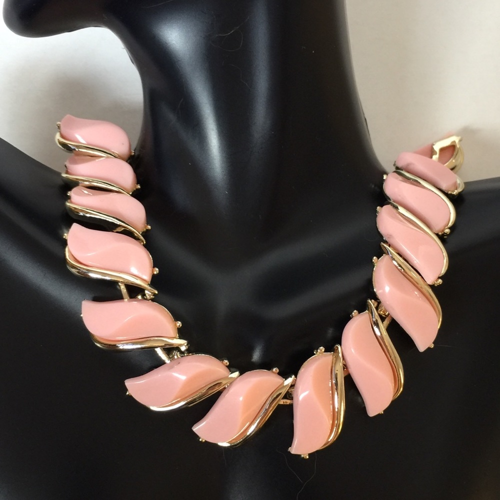 Vintage Gemcraft Thermoset Pink Choker Necklace